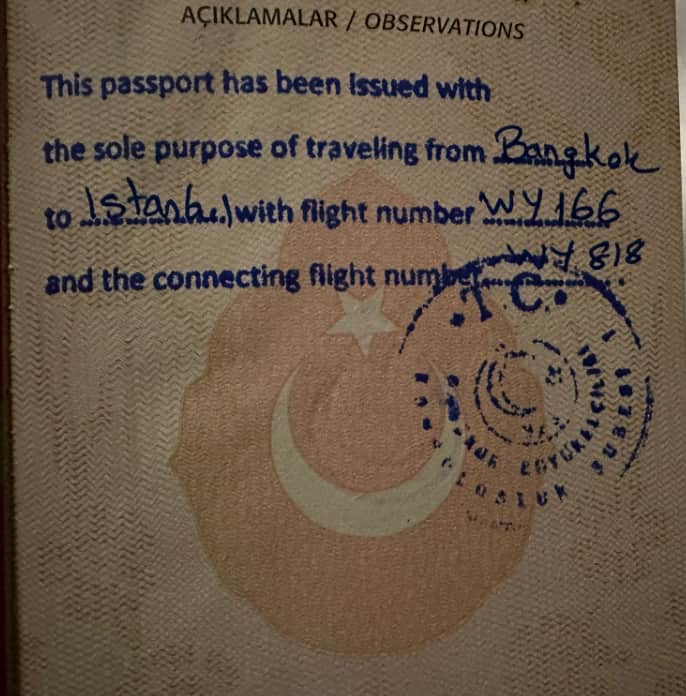 Geçici pasaporta işlenen uçak bileti bilgileri.