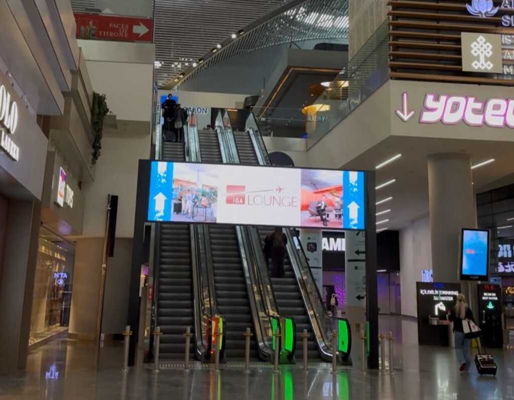 IGA - Lounge girişi